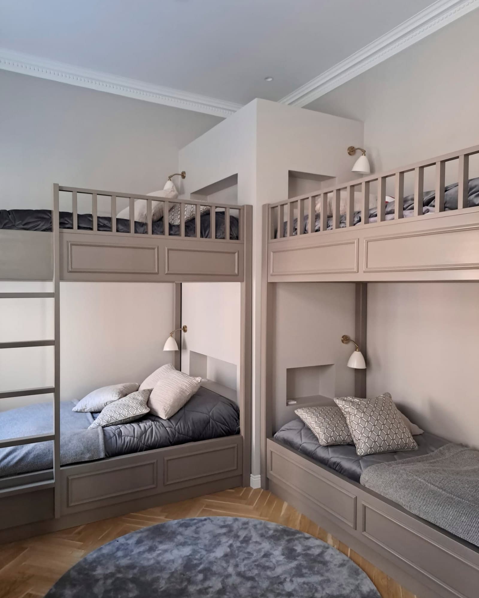 Panelling and mouldings of the custom bed in detail, classic style in pine – cabinet maker in Helsinki, Rekon Struktio